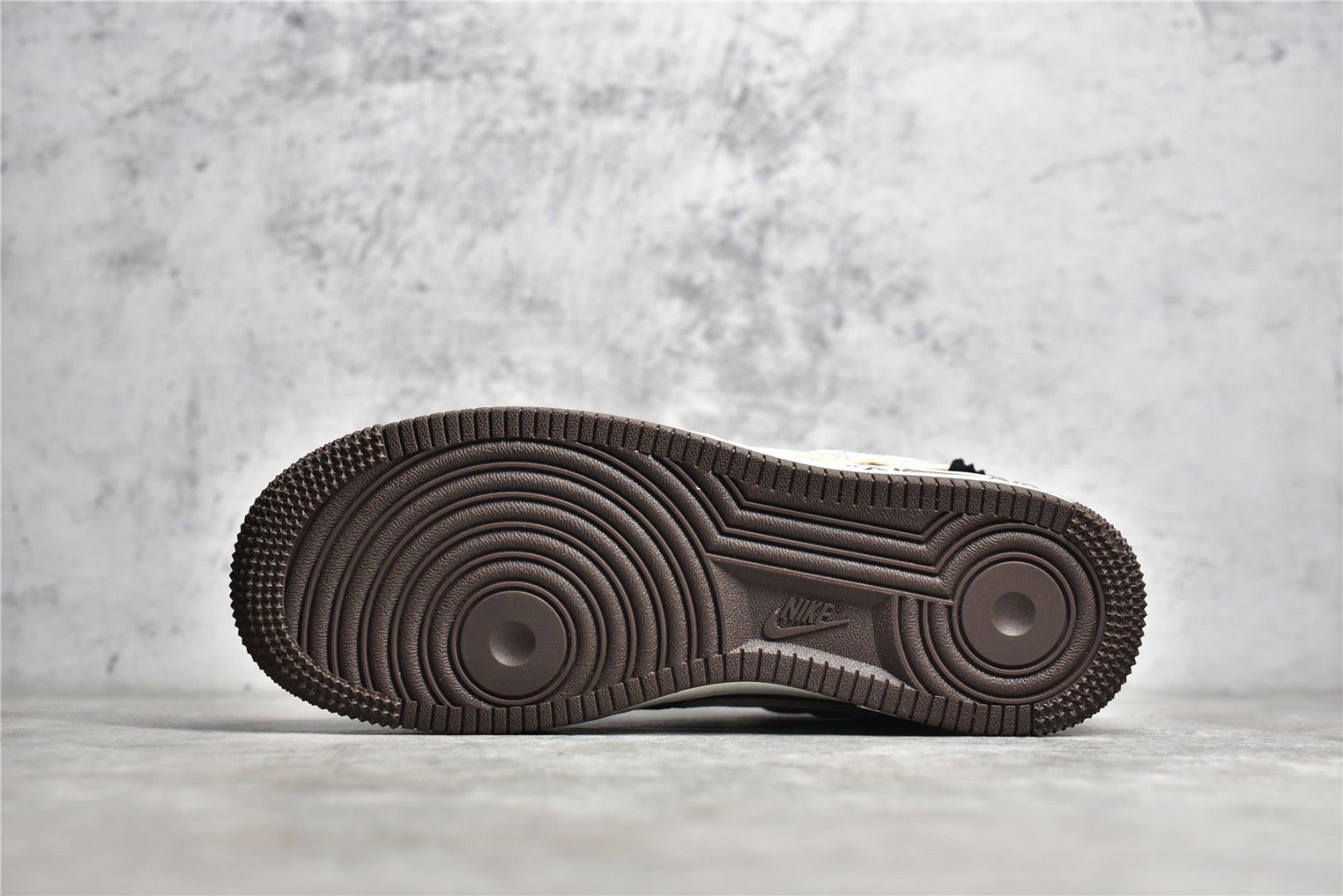 AF1 LV Monogram
